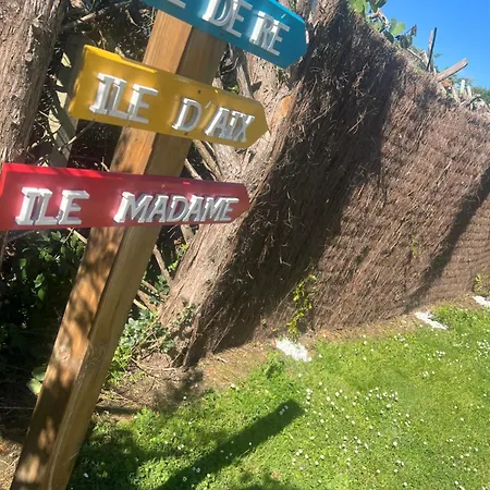Des Iles * La Greve-Sur-Mignon